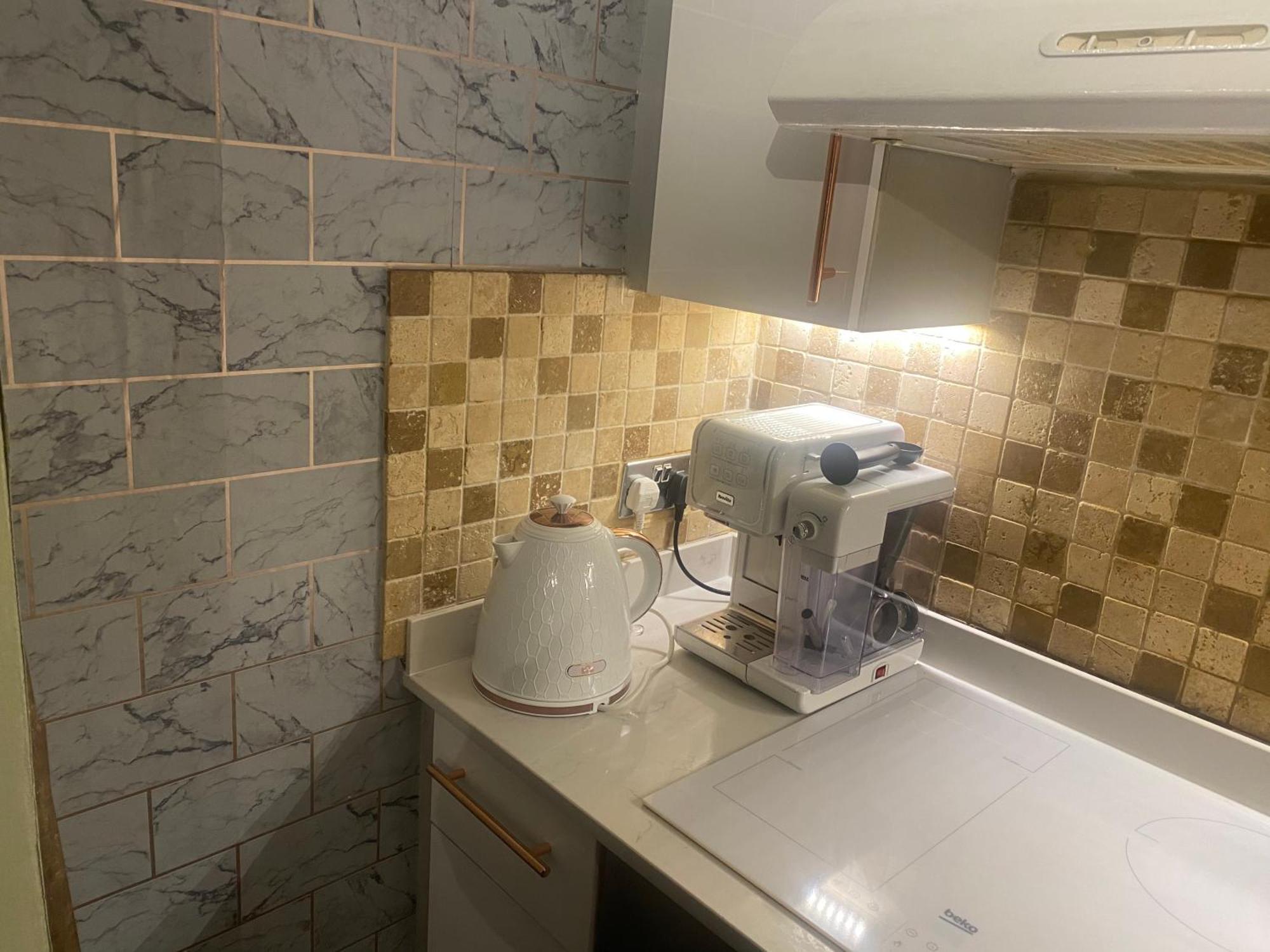 Quiet Lower Floor 2 Bed City Apartment With Private Patio Garden Bath Exterior foto