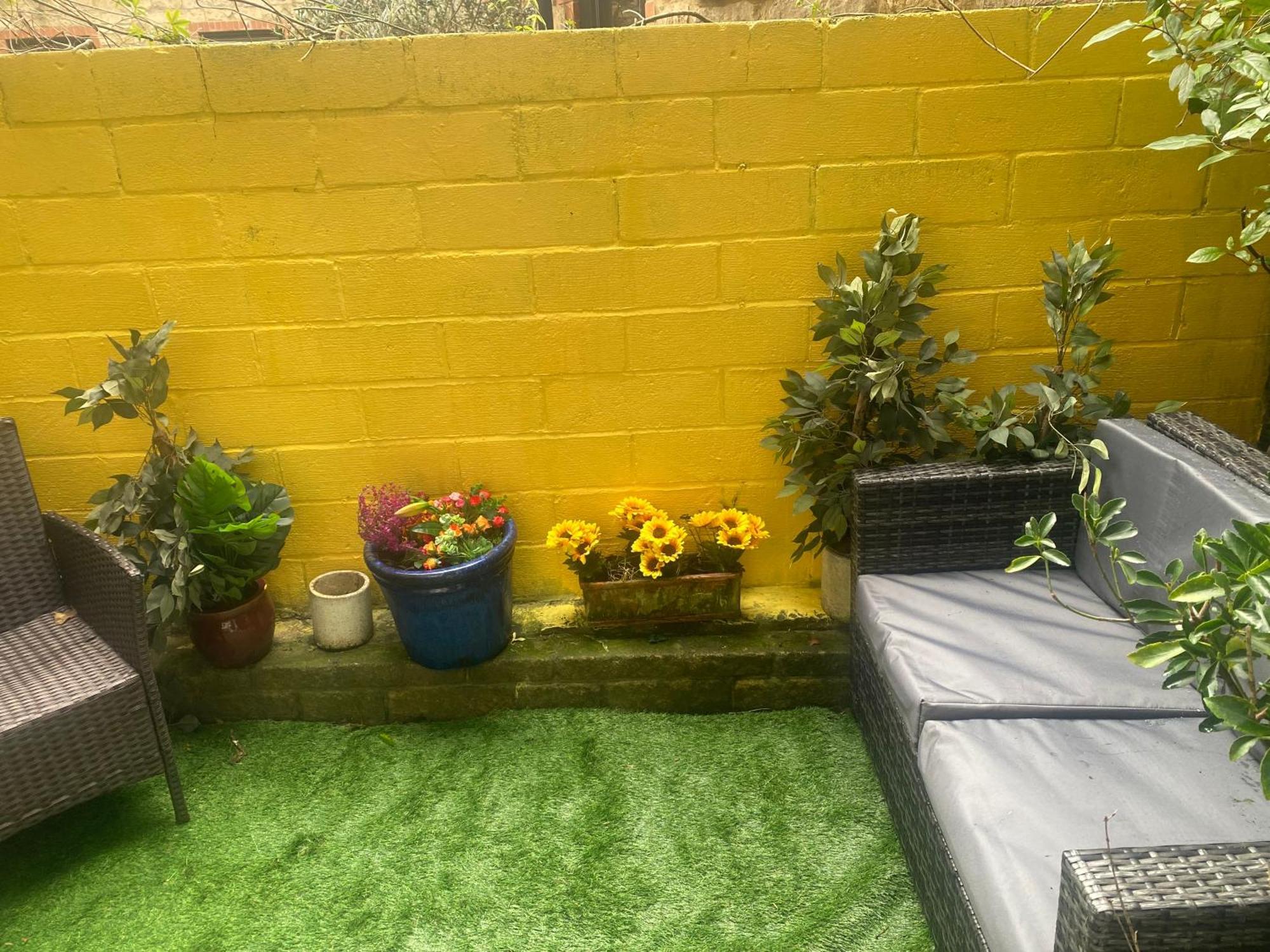 Quiet Lower Floor 2 Bed City Apartment With Private Patio Garden Bath Exterior foto